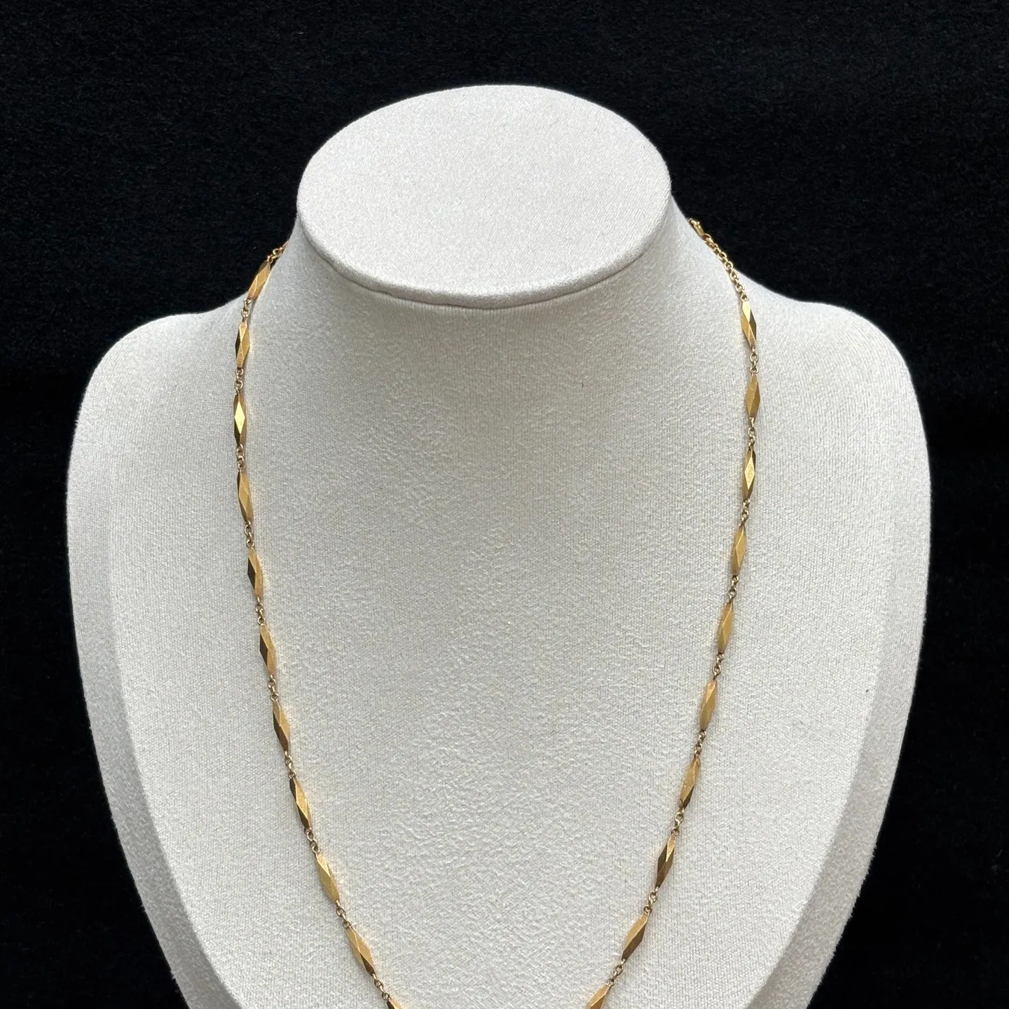 金のネックレスをお買取りさせていただきました。