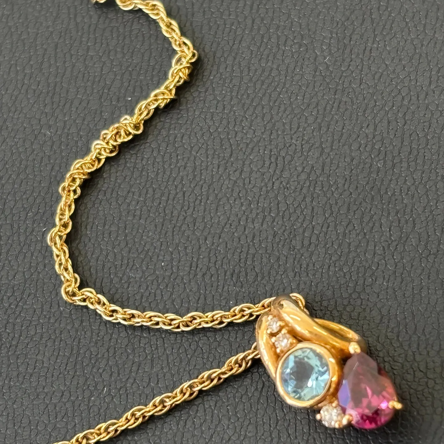 金のネックレスをお買取りさせていただきました。