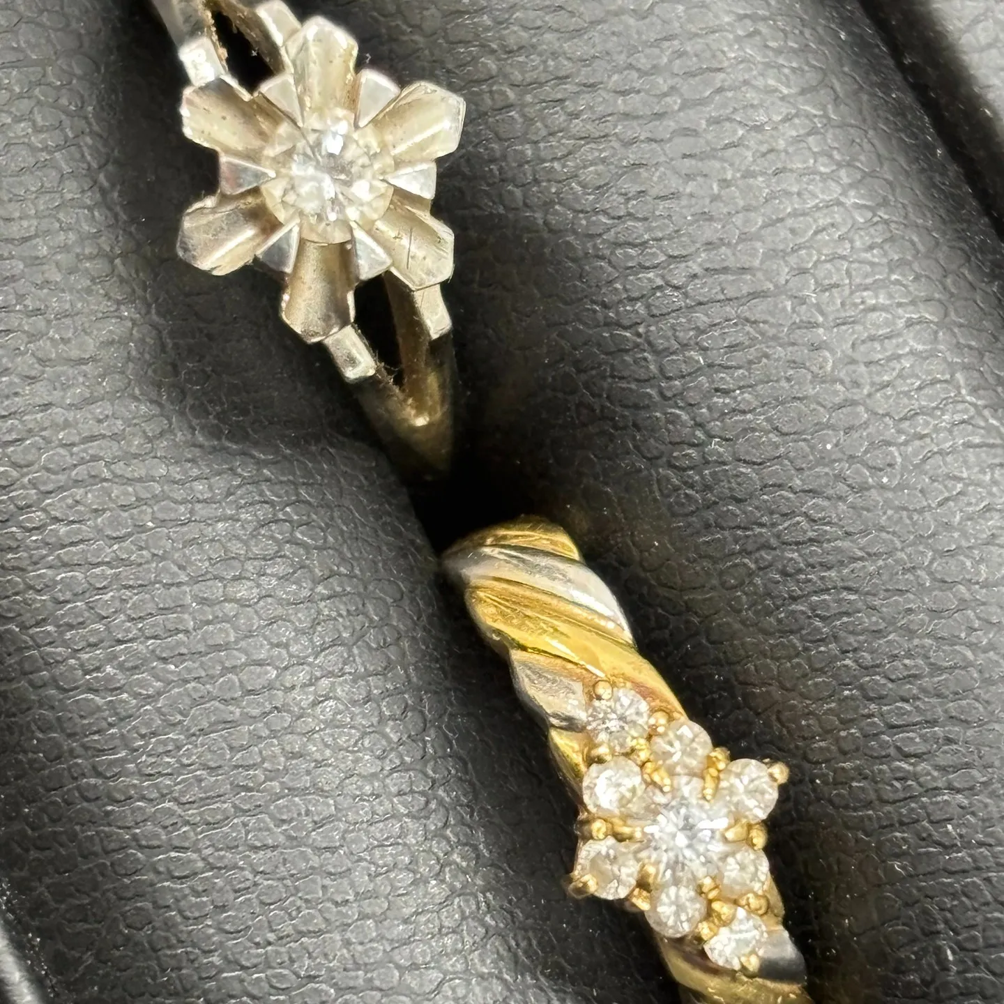 プラチナと金・プラチナコンビのダイヤリングをお買取りさせてい...