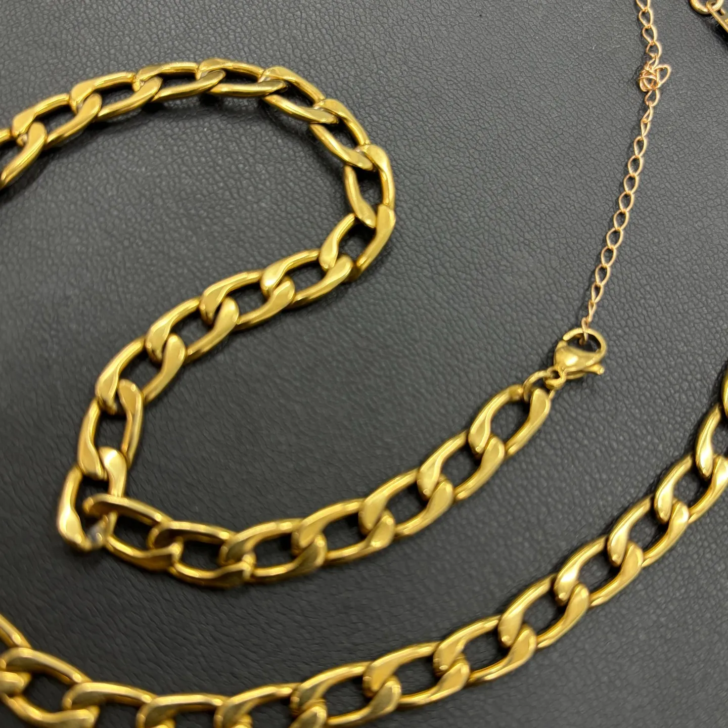 金のネックレスをお買取りさせていただきました。