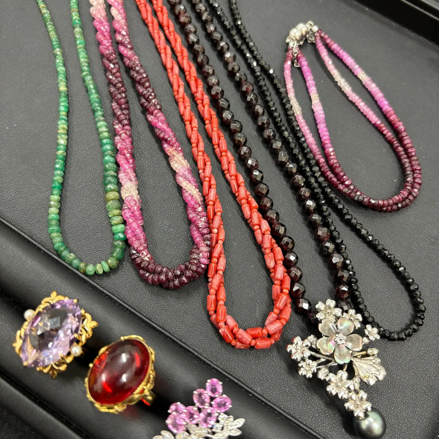 金のピンクサファイアリングなどのアクセサリーをお買取りさせて...