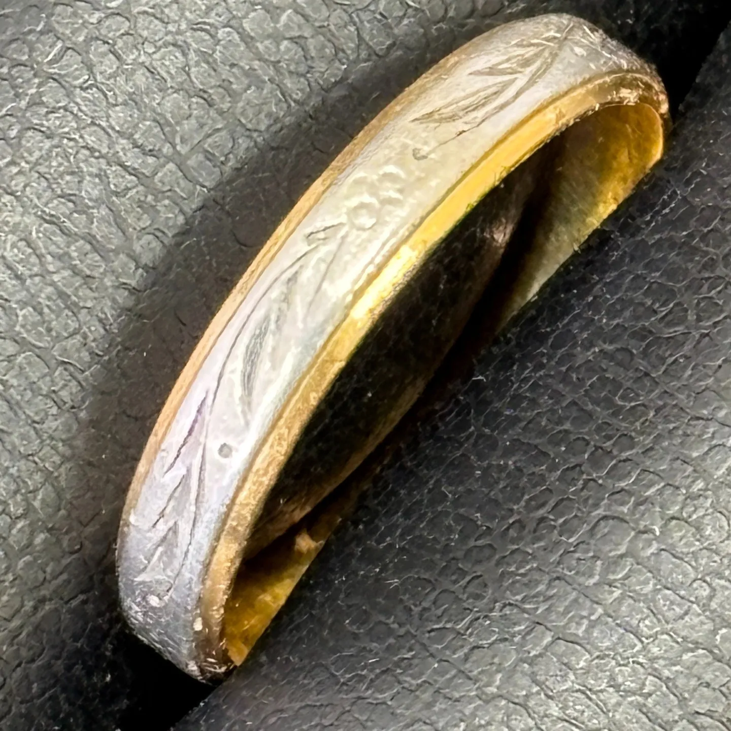 金とプラチナのコンビリングをお買取りさせていただきました。