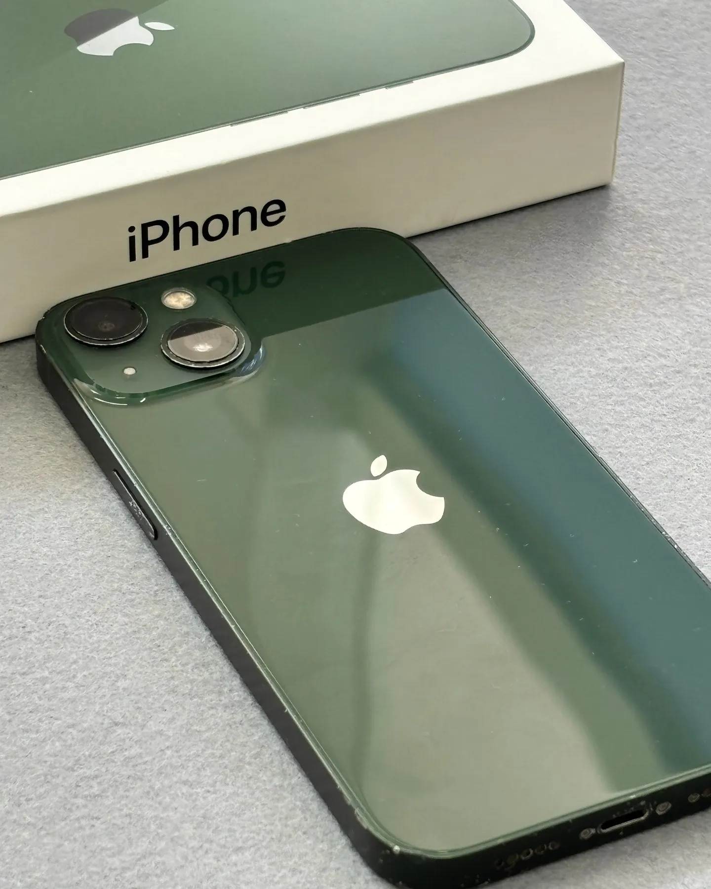 アップルのiphone13をお買取りさせていただきました。