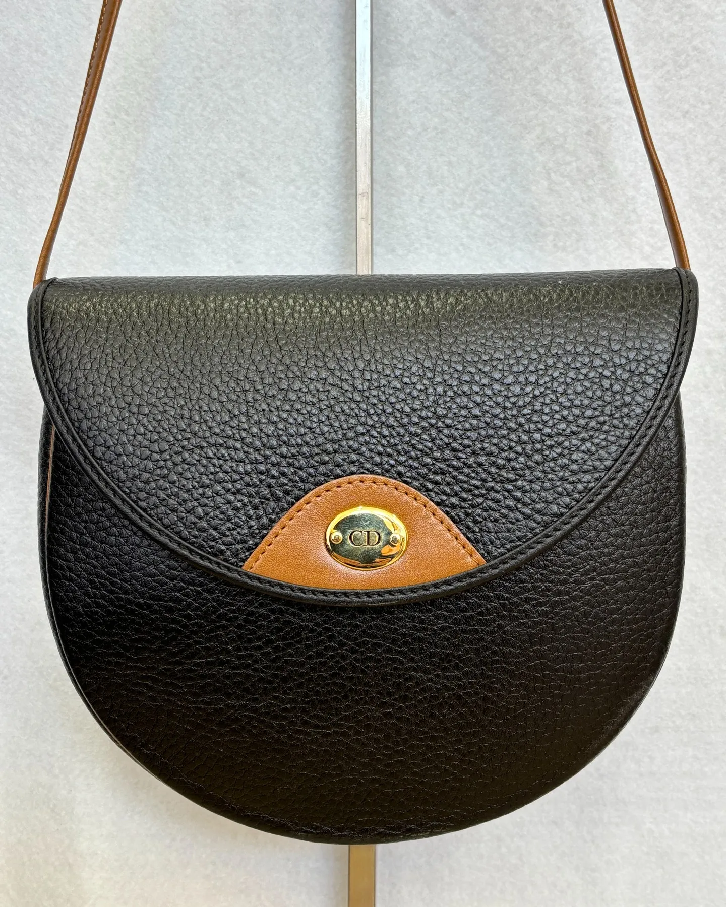 ディオールのショルダーバッグをお買取りさせていただきました。