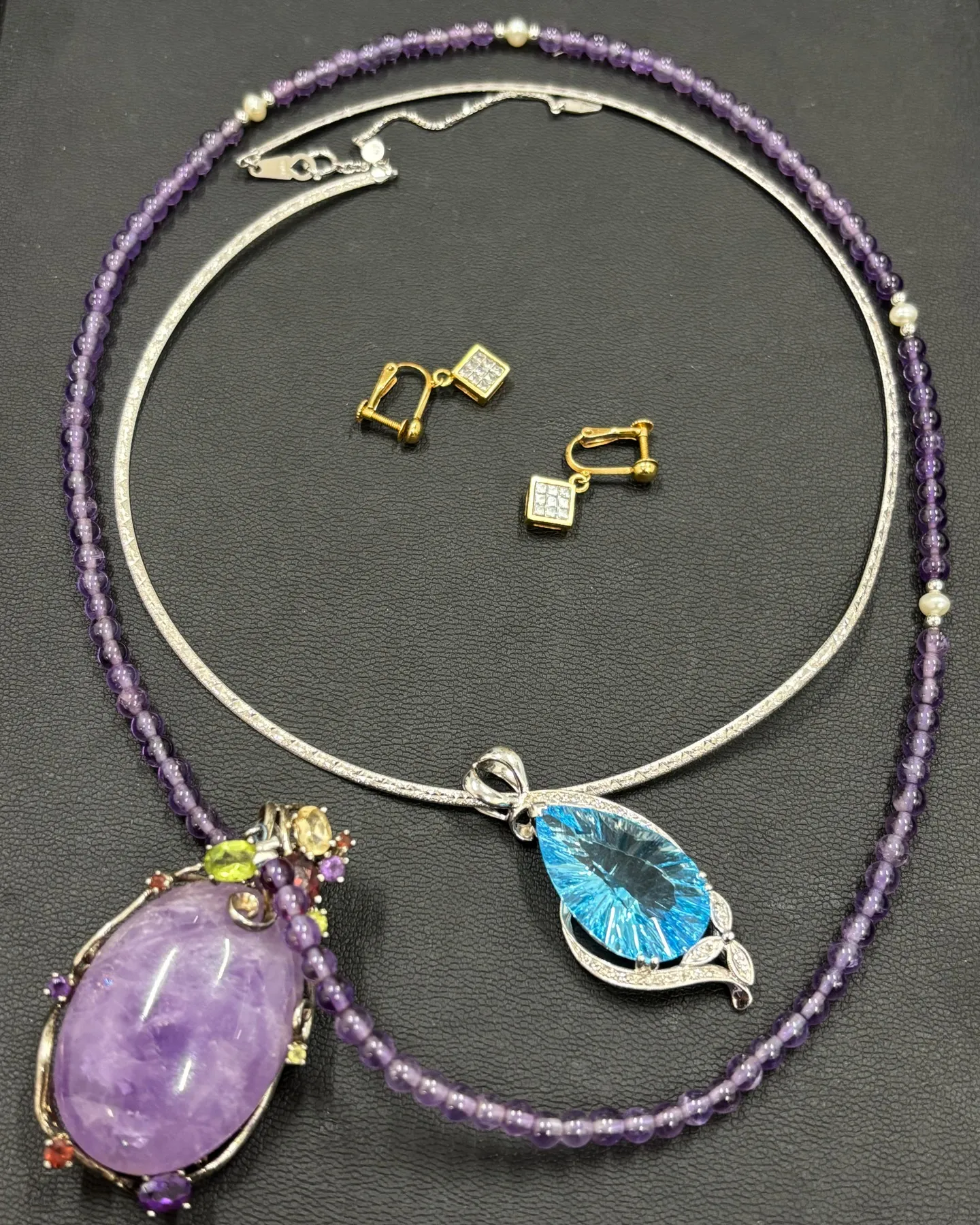 金のネックレスなどのアクセサリーをお買取りさせていただきまし...