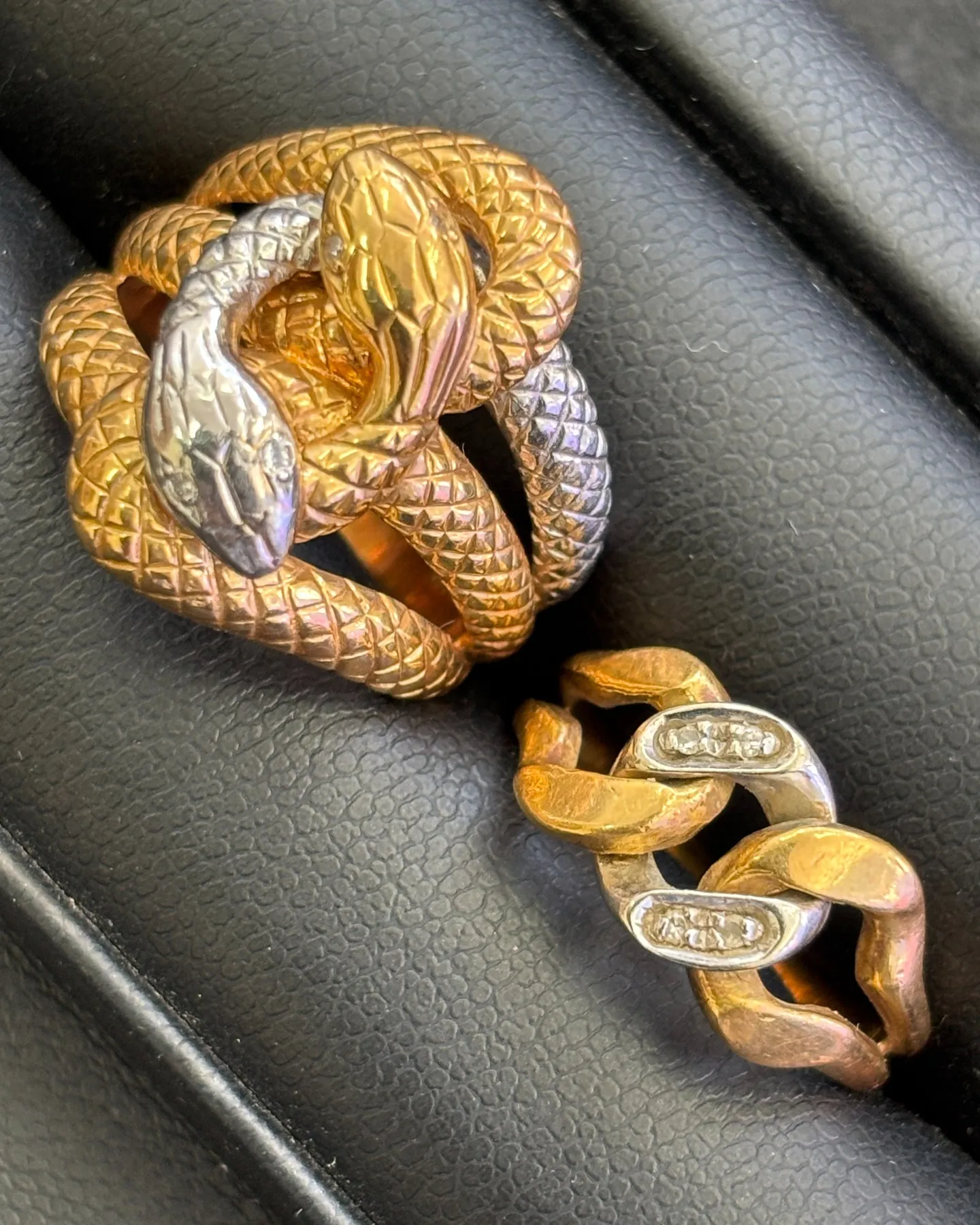 金とプラチナのコンビリングをお買取りさせていただきました。