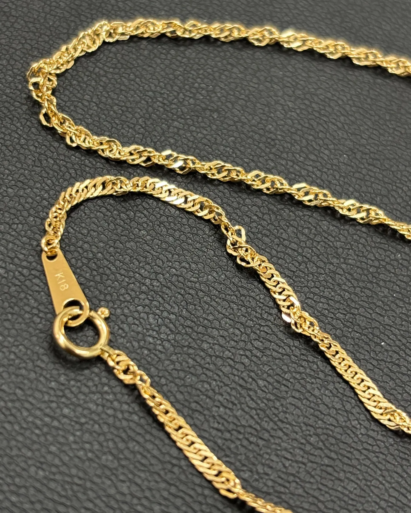 金のネックレスをお買取りさせていただきました。