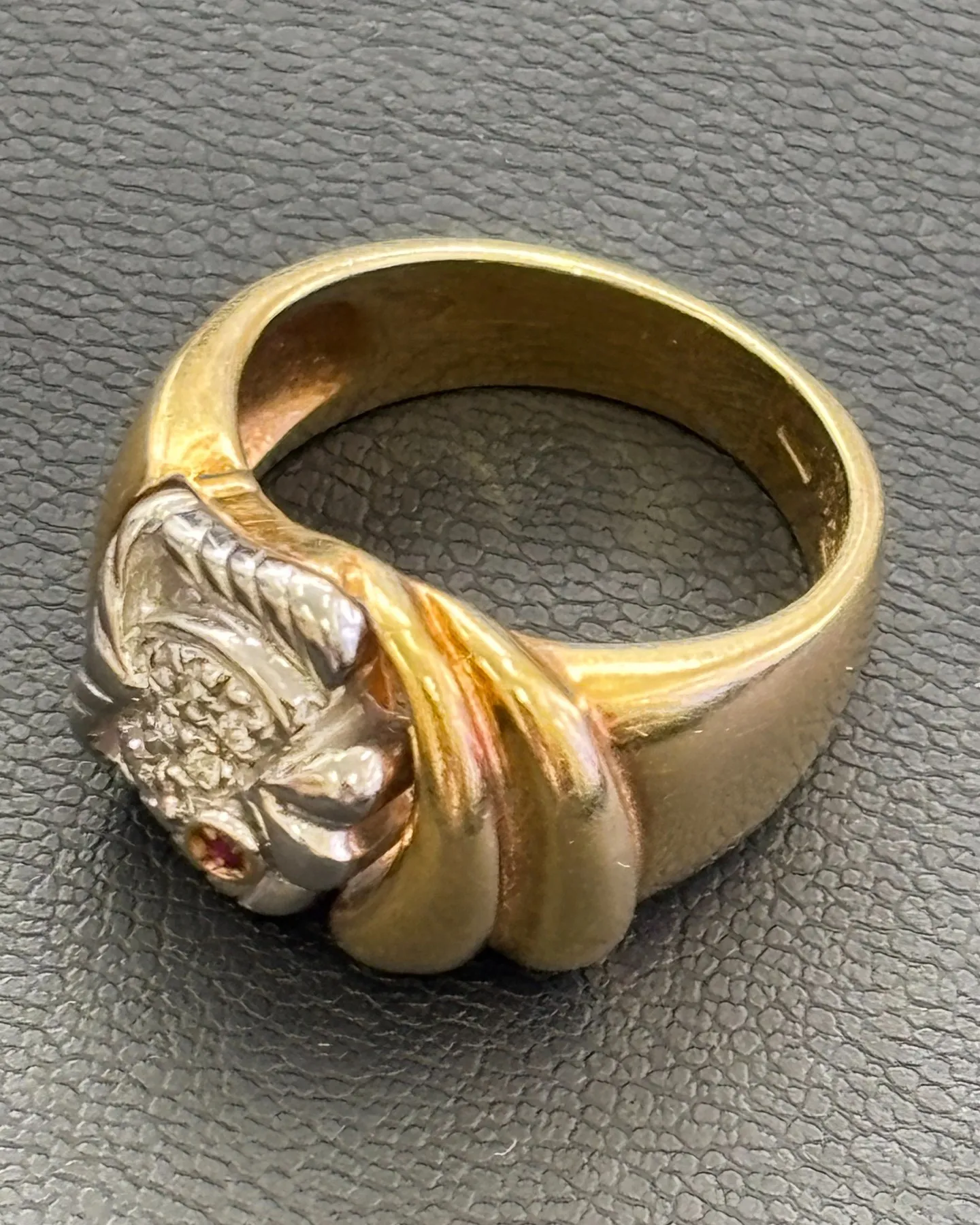 金とプラチナのコンビリングをお買取りさせていただきました。