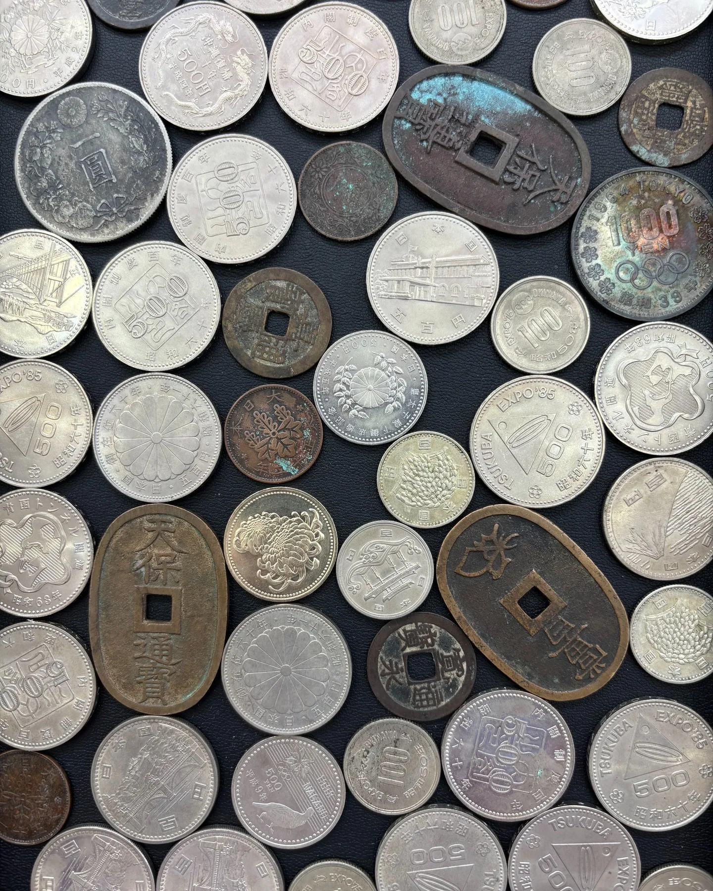 記念硬貨と古銭をお買取りさせていただきました。