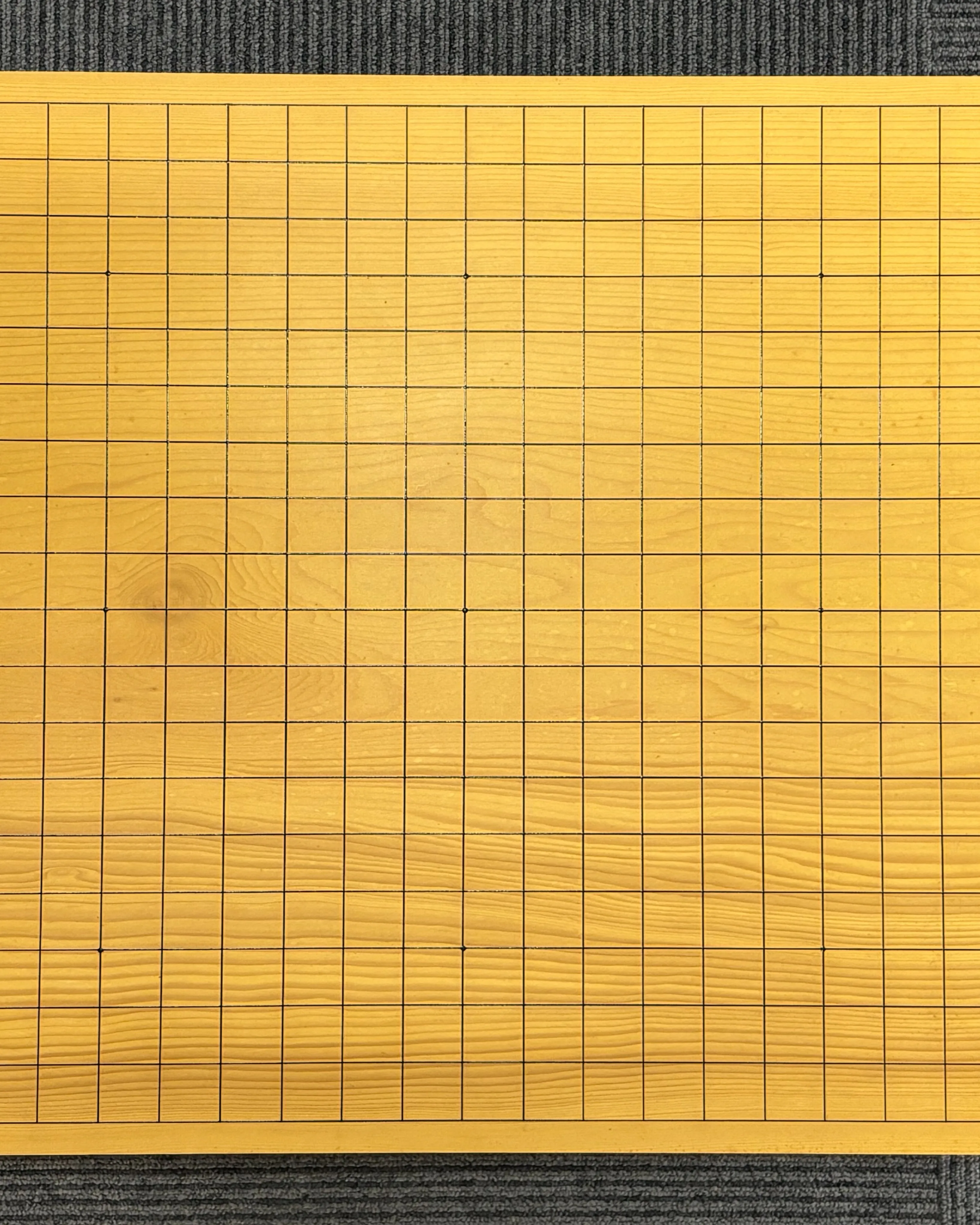 本榧製碁盤と碁石をお買取りさせていただきました。