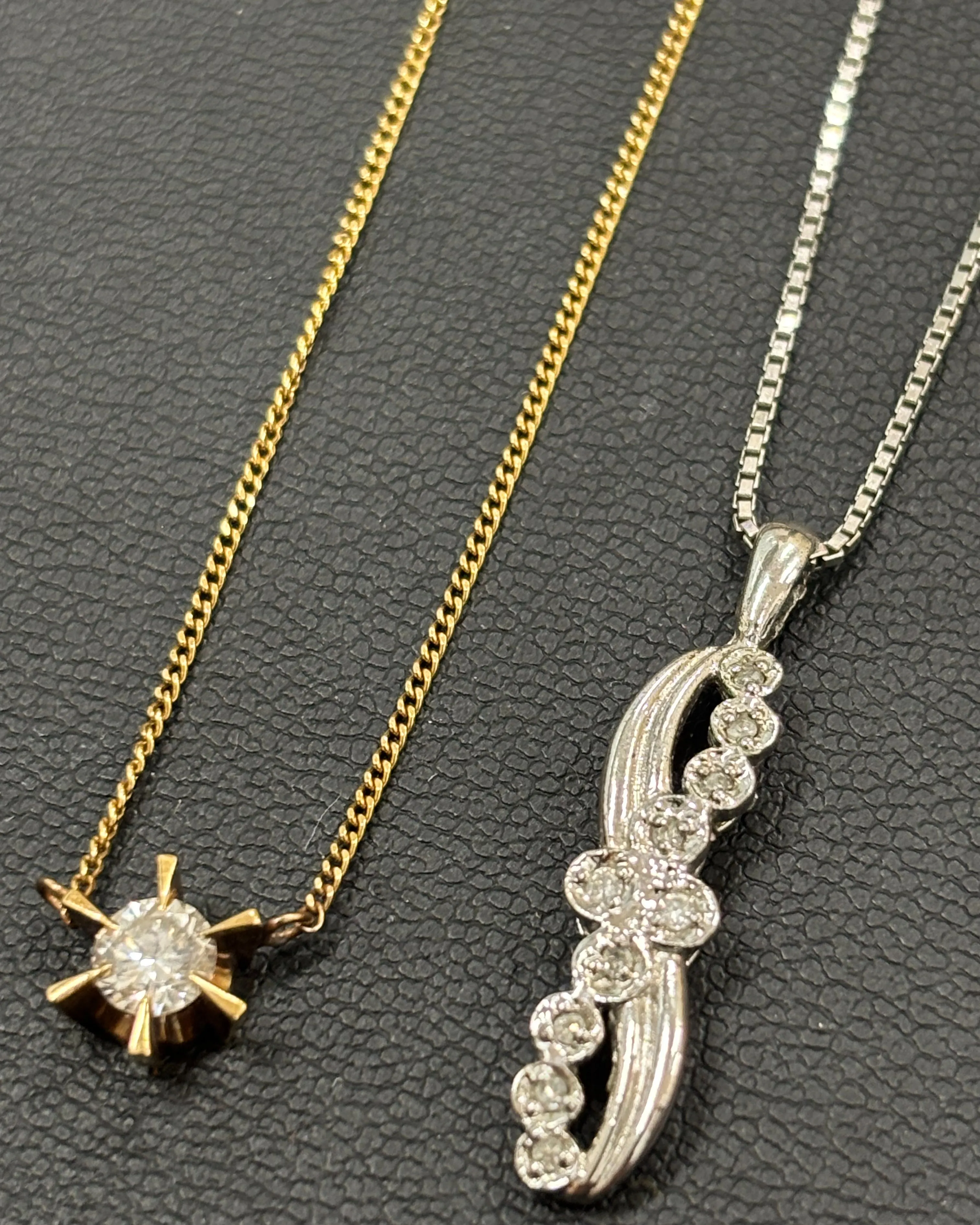 金のダイヤ付きネックレスとプラチナのネックレスをお買取りさせ...