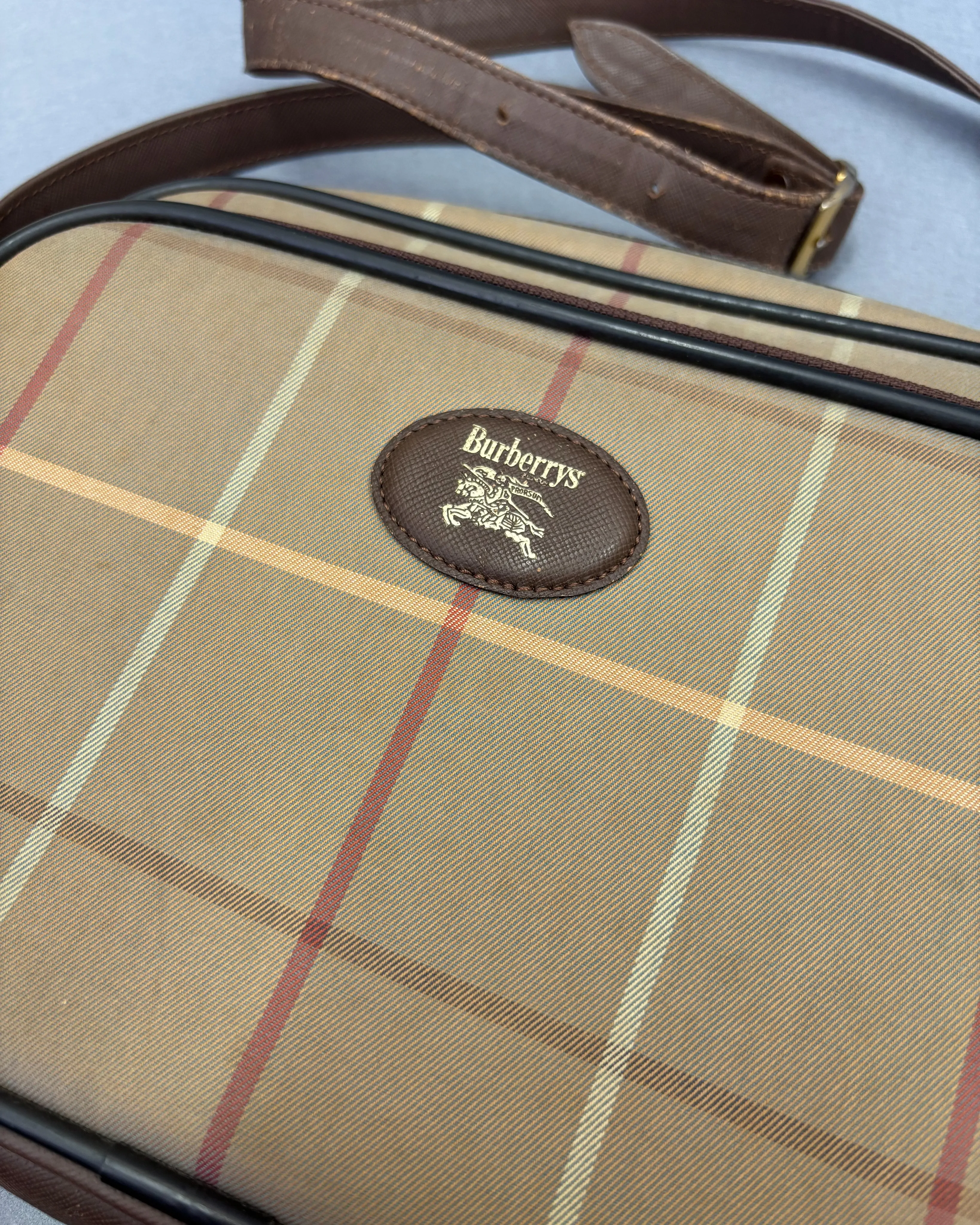 バーバリーのショルダーバッグをお買取りさせていただきました。