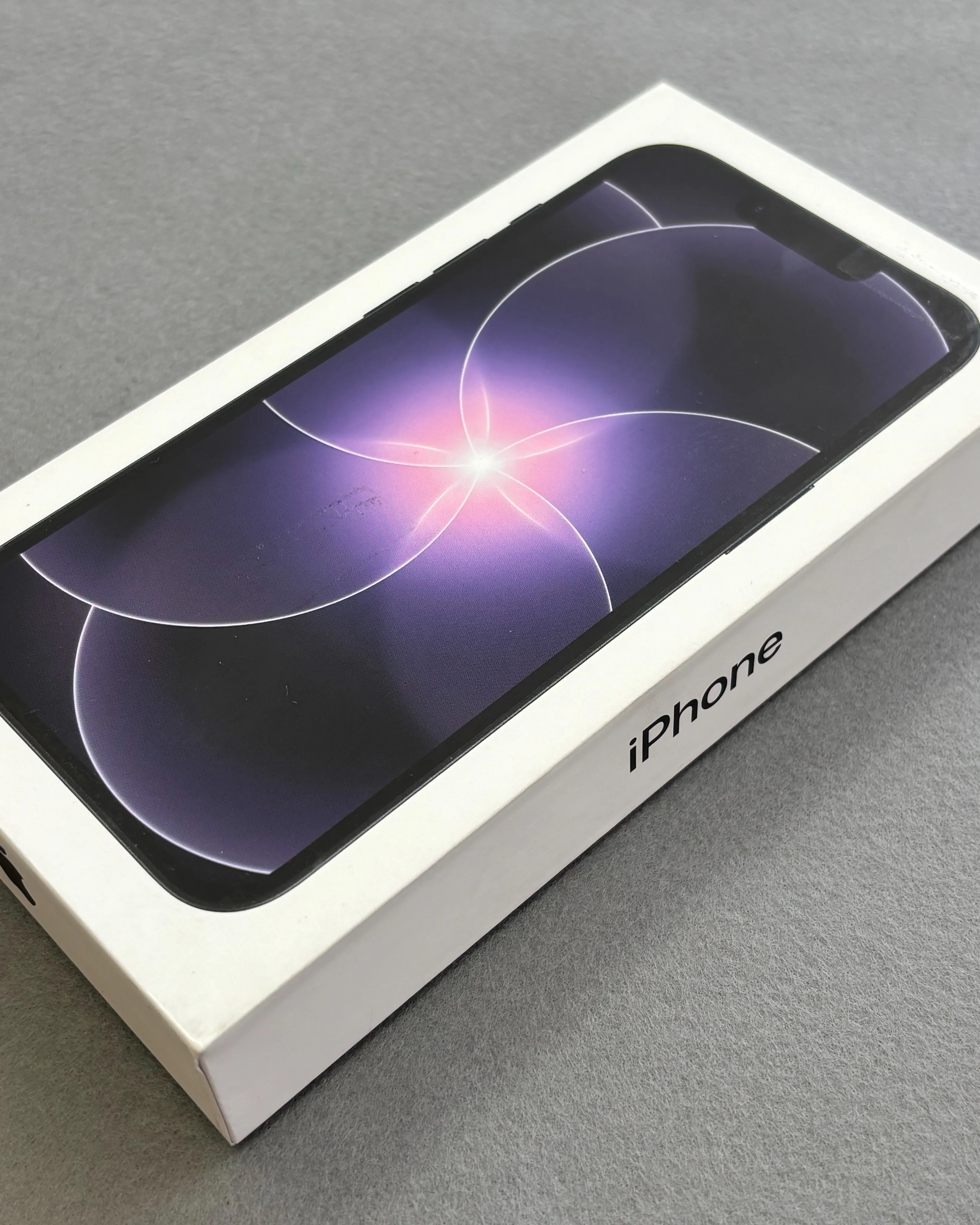 アップルのｉＰｈｏｎｅ１７ｅをお買取りさせていただきました。