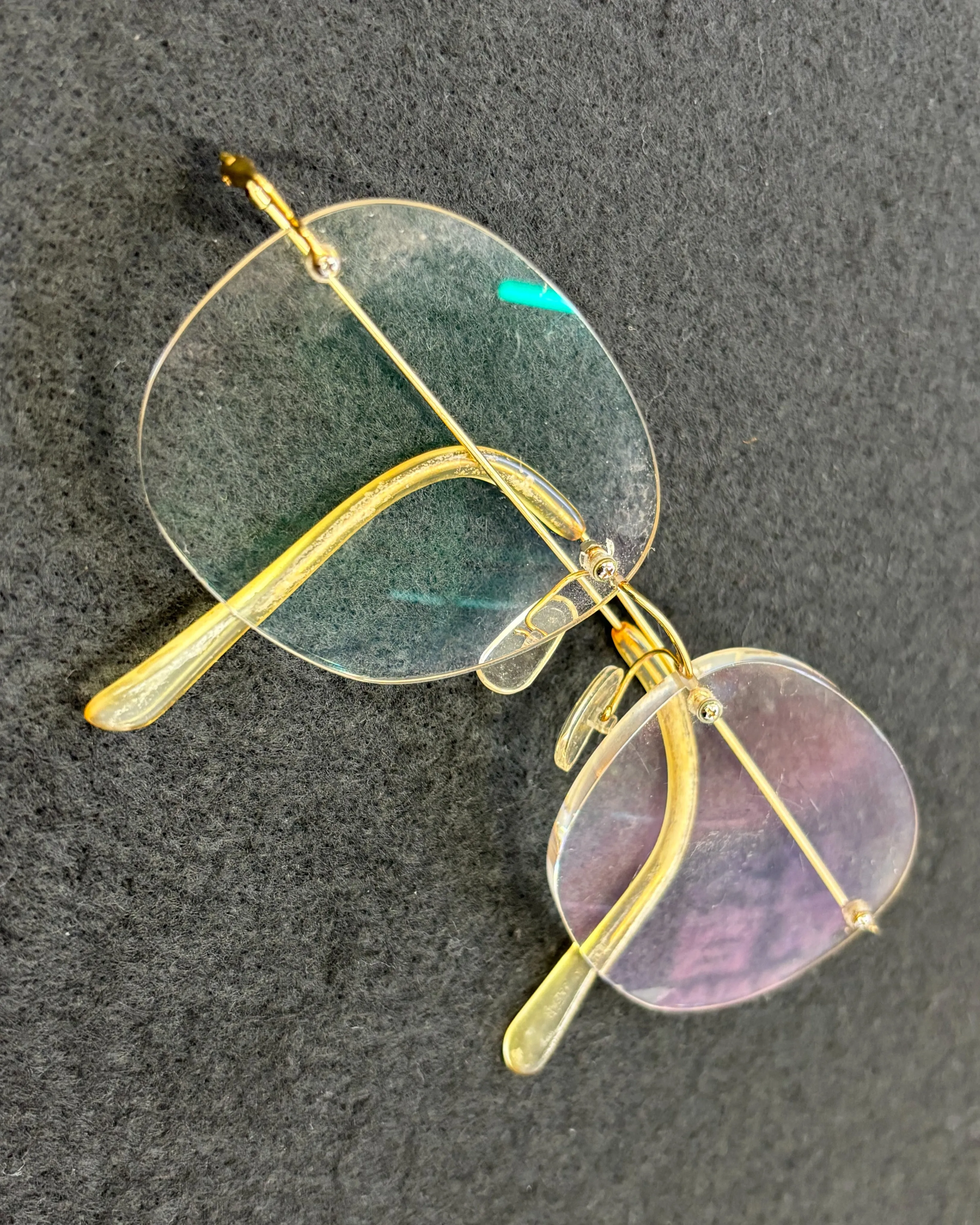 金縁眼鏡をお買取りさせていただきました。