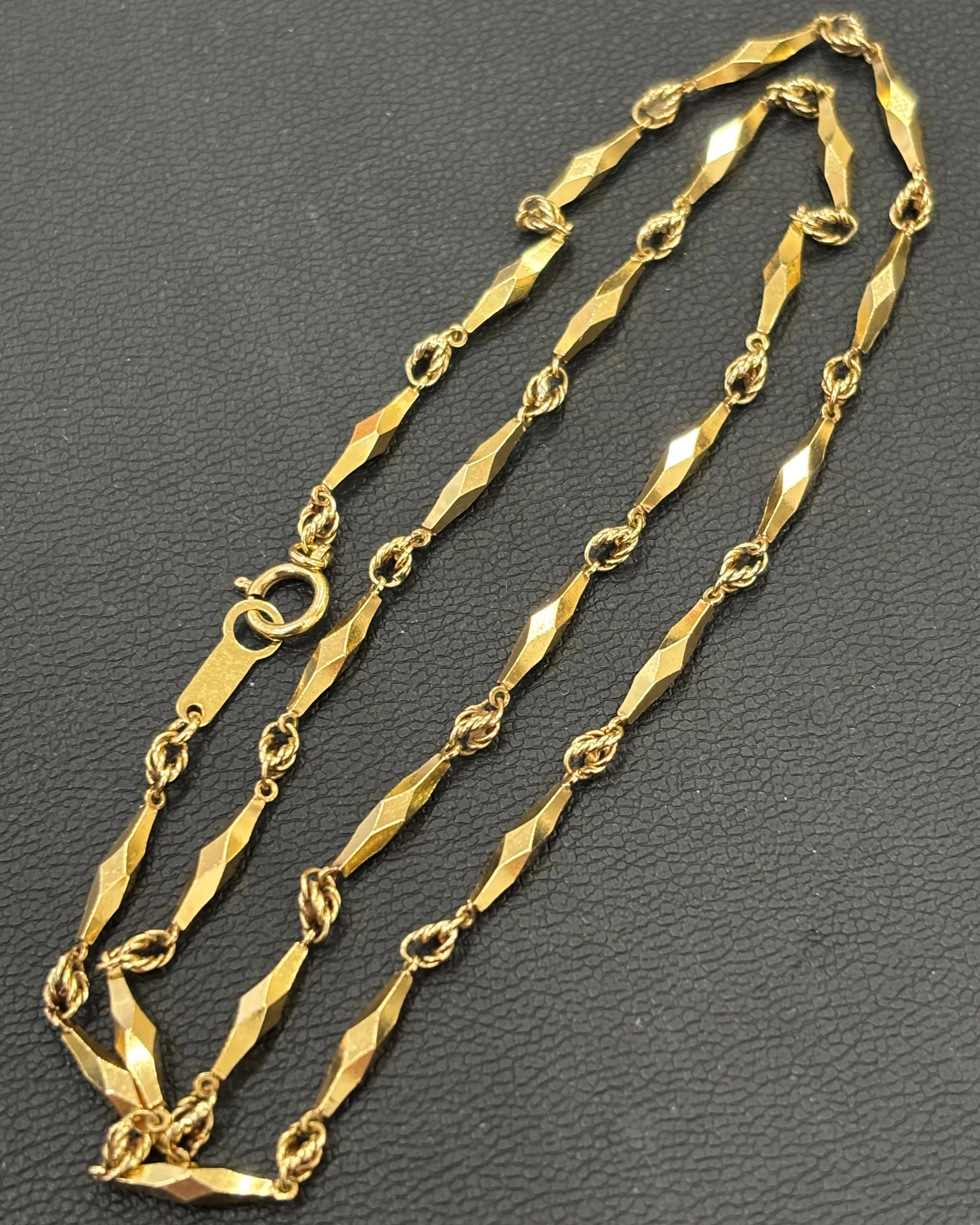 金のネックレスをお買取りさせていただきました。