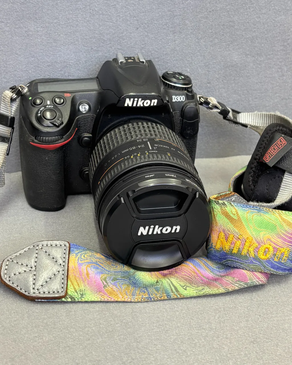 ニコンのデジタル一眼レフカメラ「Ｄ３００」をお買取りさせてい...
