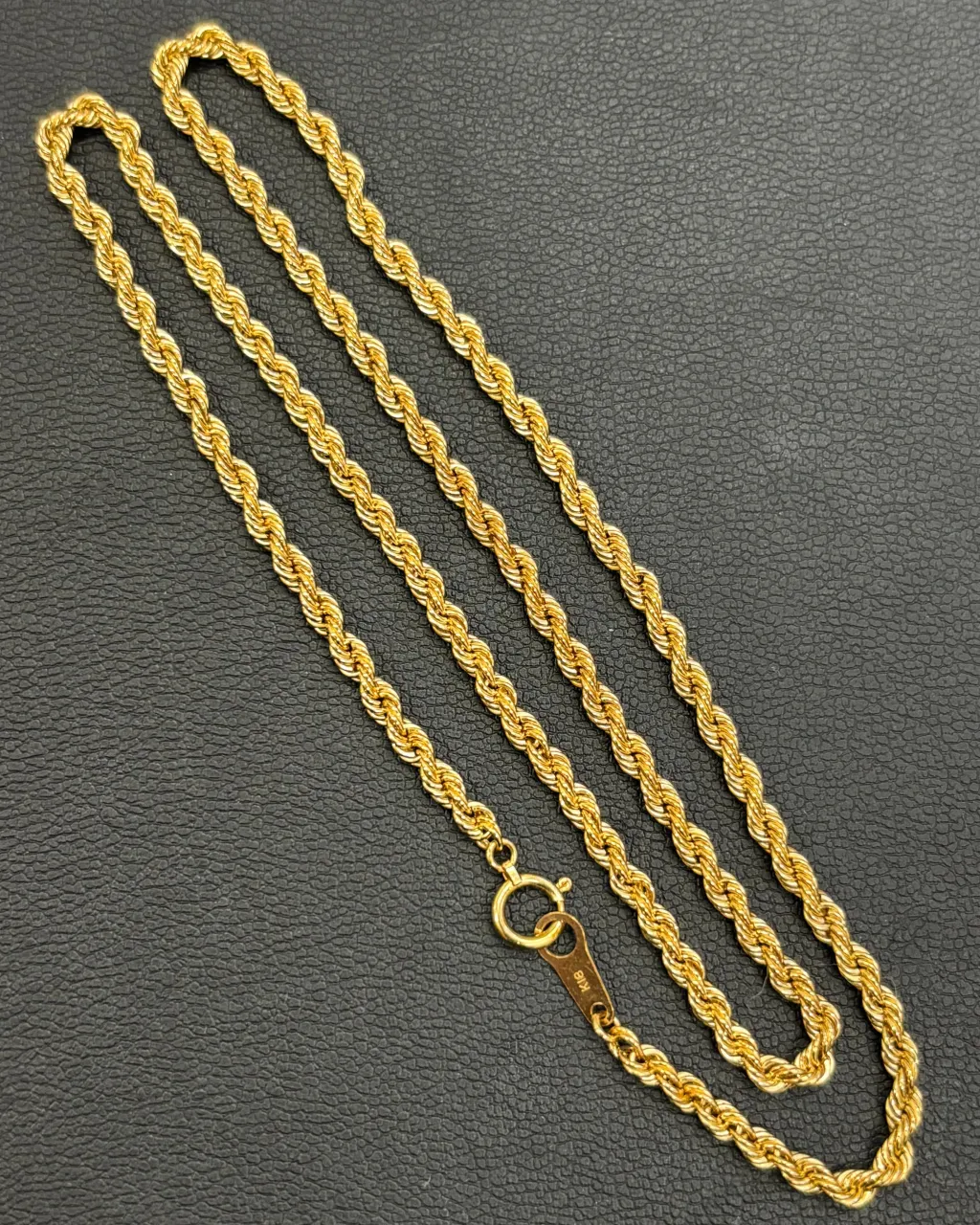 金のネックレスをお買取りさせていただきました。