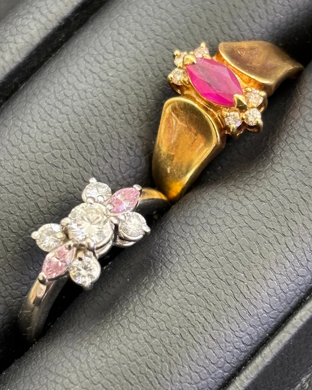 金のルビーリングとプラチナのダイヤリングをお買取りさせていた...